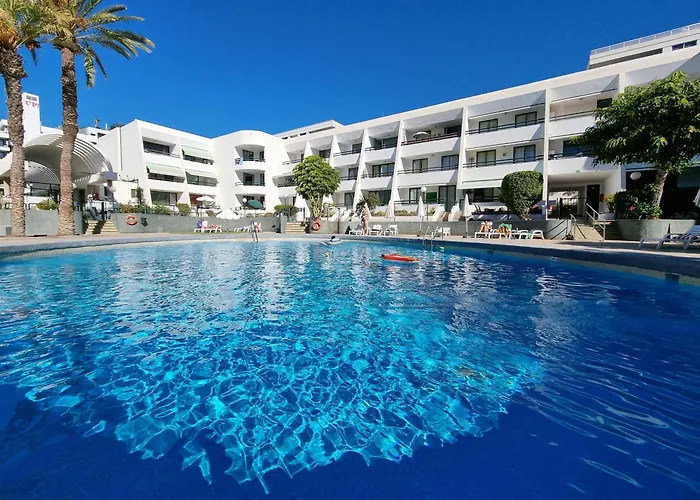 Casa Palmera 2 Only 150 Meters To The Beach, Heated Pool, Wifi, Sat-tv, Terrace, Location, Washing Machine Playa de las Américas