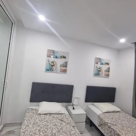 Apartmán Casa Palmera 2 Only 150 Meters To The Beach, Heated Pool, Wifi, Sat-tv, Terrace, Location, Washing Machine