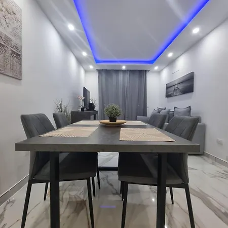 Apartmán Casa Palmera 2 Only 150 Meters To The Beach, Heated Pool, Wifi, Sat-tv, Terrace, Location, Washing Machine Playa de las Americas (Tenerife)