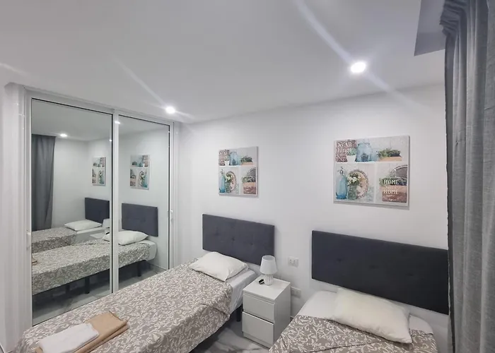 Casa Palmera 2 Only 150 Meters To The Beach, Heated Pool, Wifi, Sat-tv, Terrace, Location, Washing Machine Apartman Playa de las Américas