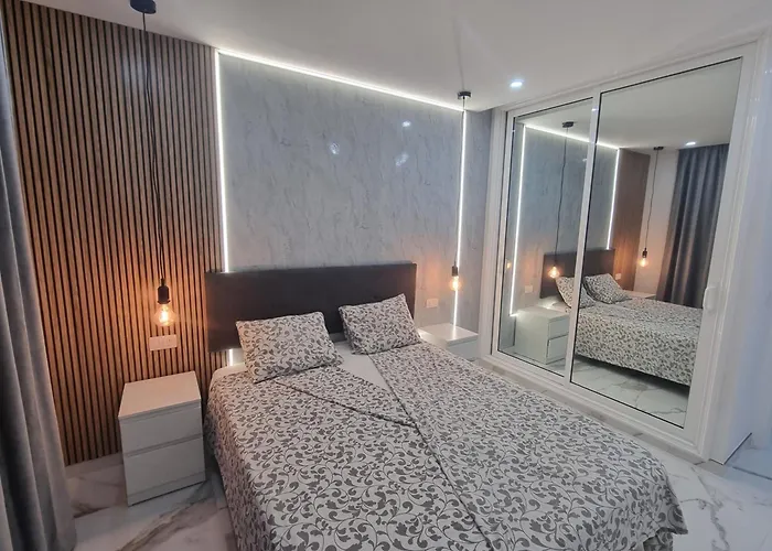 Casa Palmera 2 Only 150 Meters To The Beach, Heated Pool, Wifi, Sat-tv, Terrace, Location, Washing Machine * Playa de las Américas