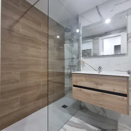 Casa Palmera 2 Only 150 Meters To The Beach, Heated Pool, Wifi, Sat-tv, Terrace, Location, Washing Machine * Playa de las Américas