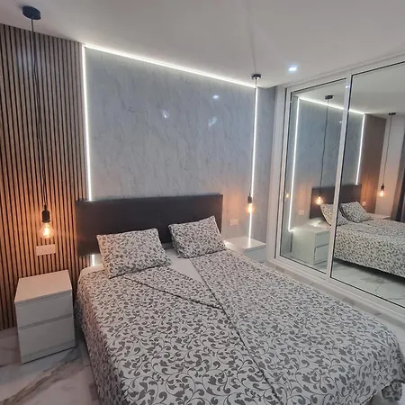 Casa Palmera 2 Only 150 Meters To The Beach, Heated Pool, Wifi, Sat-tv, Terrace, Location, Washing Machine * Playa de las Américas