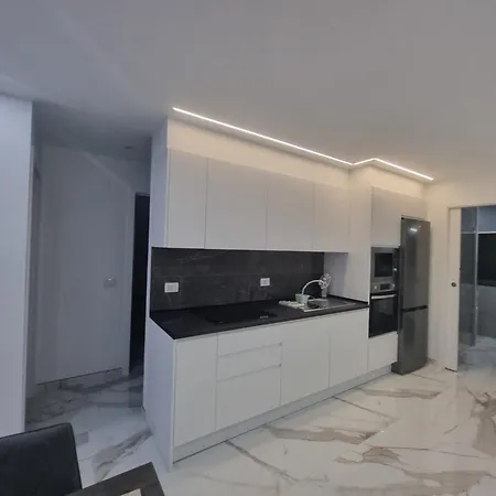 Apartment Casa Palmera 2 Only 150 Meters To The Beach, Heated Pool, Wifi, Sat-tv, Terrace, Location, Washing Machine